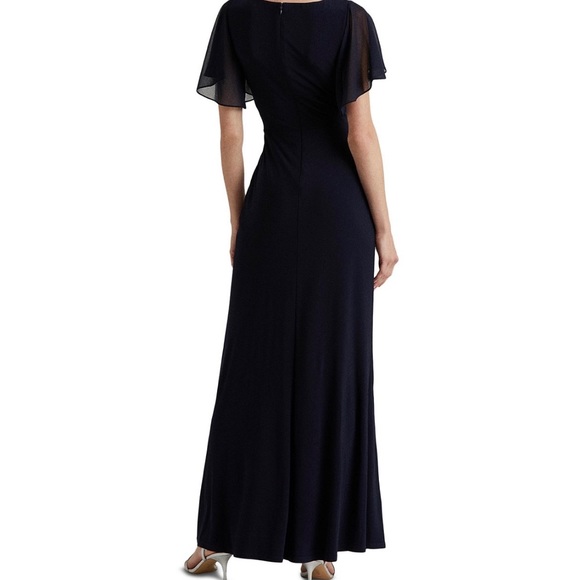 A dress - Picture 2 of 3